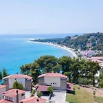 By Halkidiki 度假居